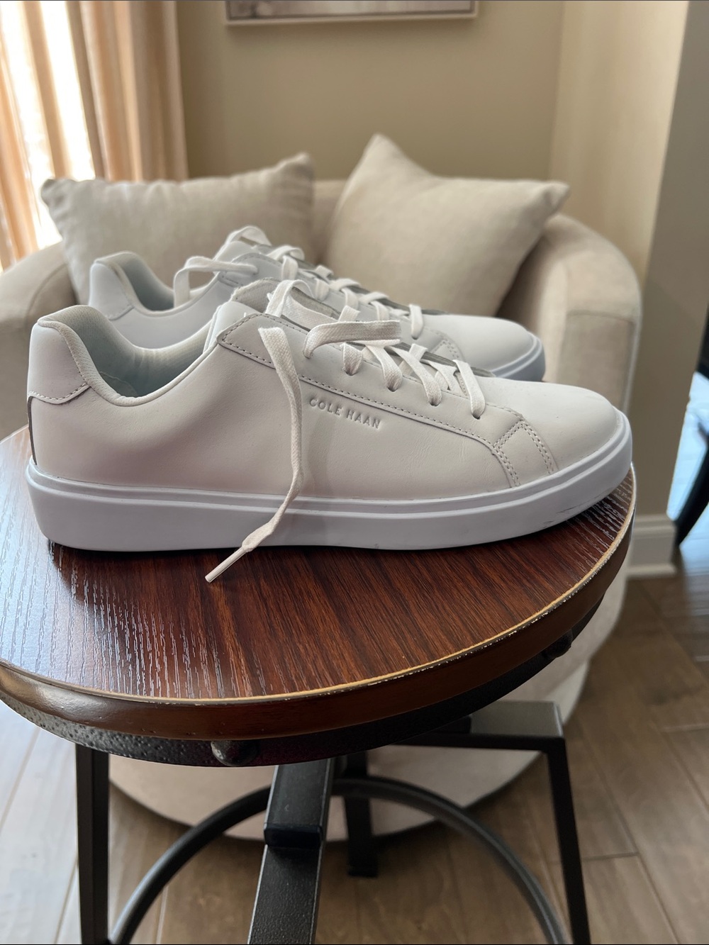 Cole Haan Women’s White Leather Classic Low-Top Sneakers. Excellent Condition. 9 - Picture 3 of 6